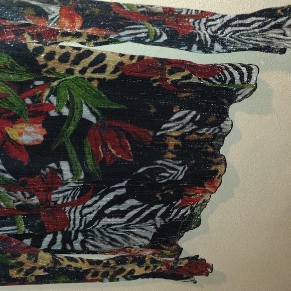 Chico's Leopard Zebra Floral Print Mock Neck Metallic Crinkle Top 0/S - Picture 3 of 7